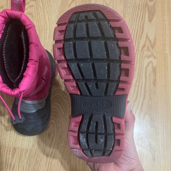 Keen Fuchsia and Black Snow Boots - Picture 7 of 7
